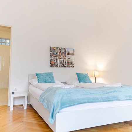 Amazing 2Br City Stay, Wiener Stadthalle Экстерьер фото