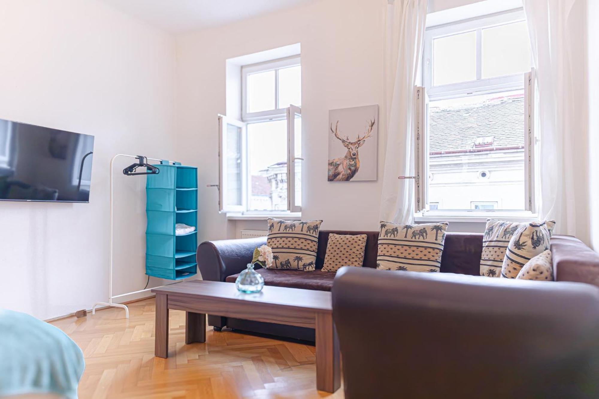 Amazing 2Br City Stay, Wiener Stadthalle Экстерьер фото