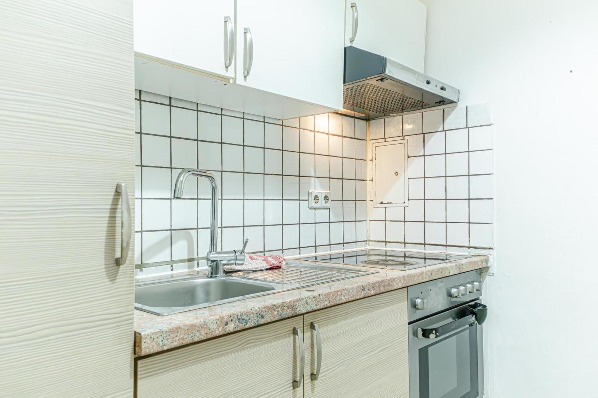 Amazing 2Br City Stay, Wiener Stadthalle Экстерьер фото
