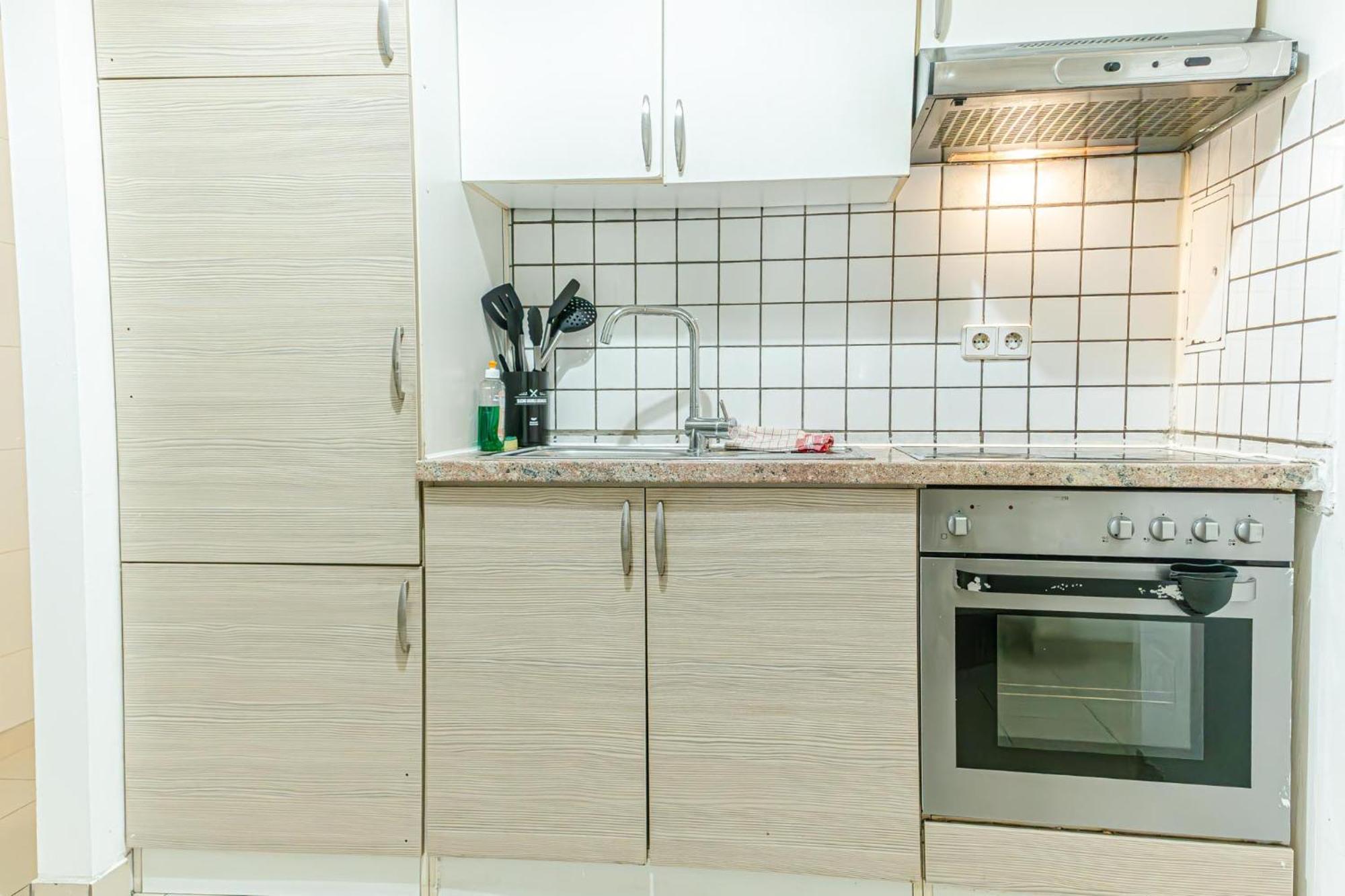 Amazing 2Br City Stay, Wiener Stadthalle Экстерьер фото