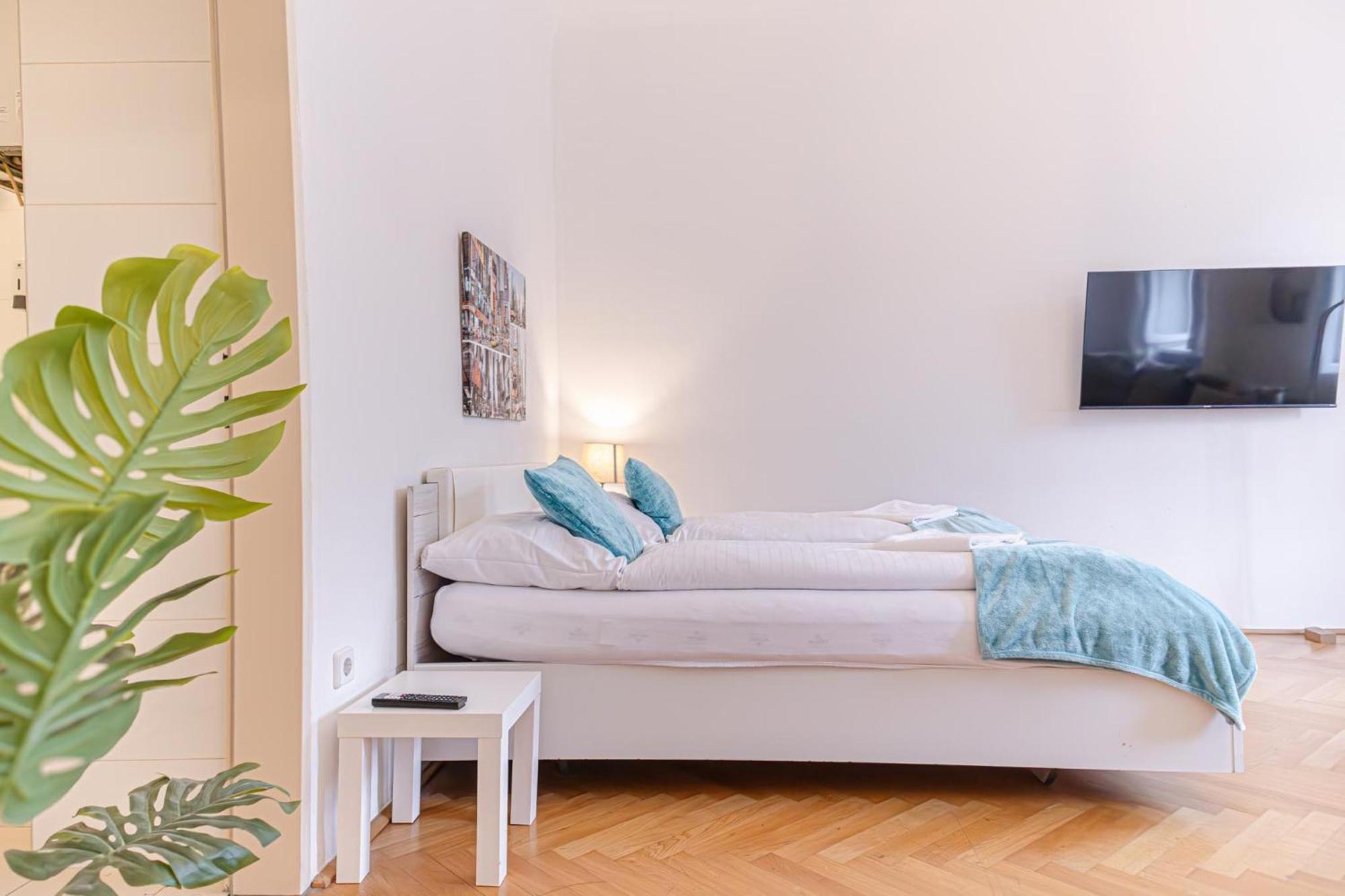 Amazing 2Br City Stay, Wiener Stadthalle Экстерьер фото